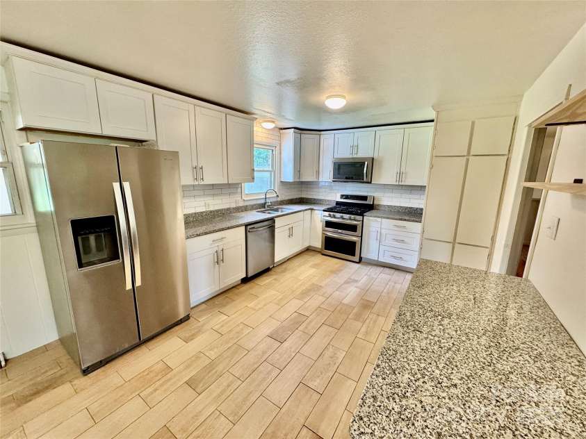 820 Kerley Court, Statesville, NC 28677.  MLS# CAR4259060, YatesRealty ID 17098. 