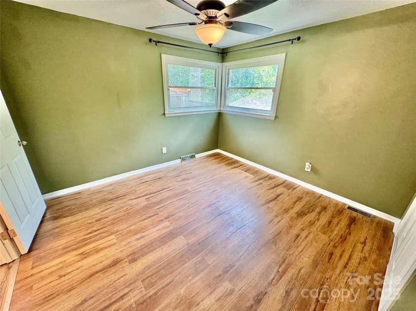 820 Kerley Court, Statesville, NC 28677.  MLS# CAR4259060, YatesRealty ID 17098. 