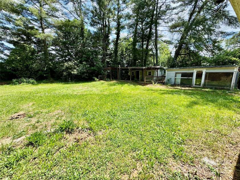 820 Kerley Court, Statesville, NC 28677.  MLS# CAR4259060, YatesRealty ID 17098. 