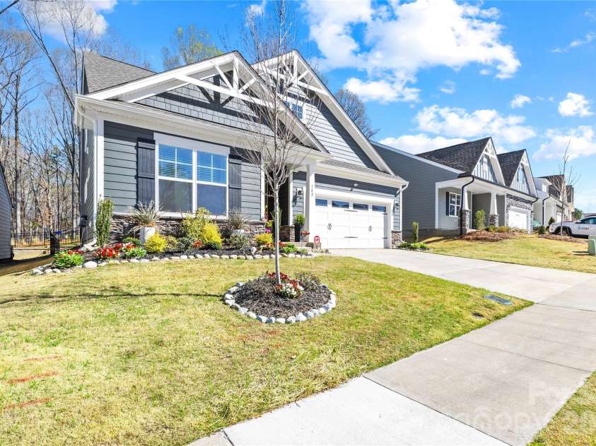 142 Prestwick Way, Mooresville, NC 28115.  MLS# CAR4356627, YatesRealty ID 17099. 