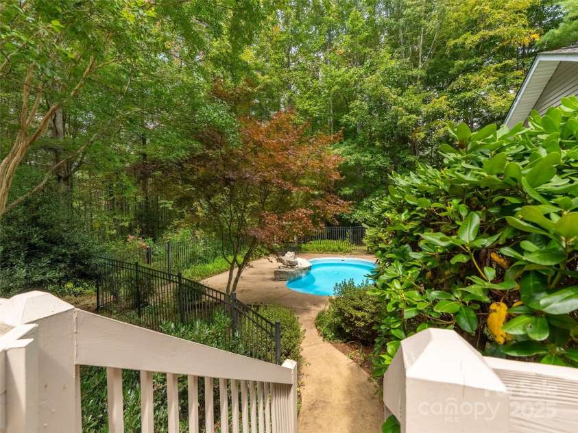 331 Thomas Road, Hendersonville, NC 28739.  MLS# CAR4303956, YatesRealty ID 17099. 