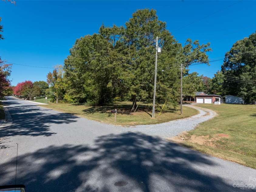 11434 Tema Circle, Charlotte, NC 28214.  MLS# CAR4024822, YatesRealty ID 171. 