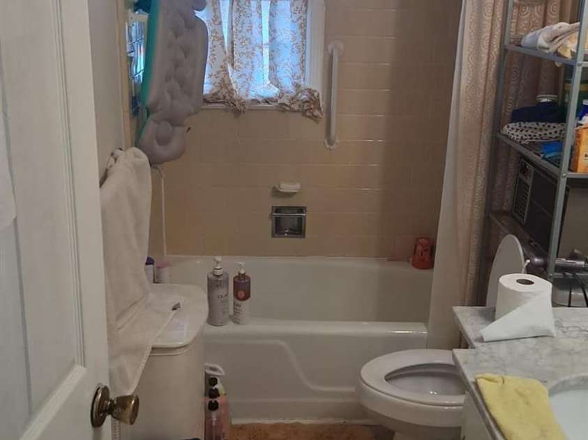 208 Panaview Drive, Gaffney, SC 29341.  MLS# CAR4332872, YatesRealty ID 1710. 