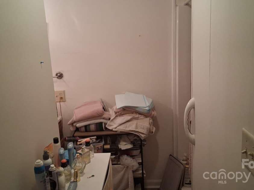 208 Panaview Drive, Gaffney, SC 29341.  MLS# CAR4332872, YatesRealty ID 1710. 