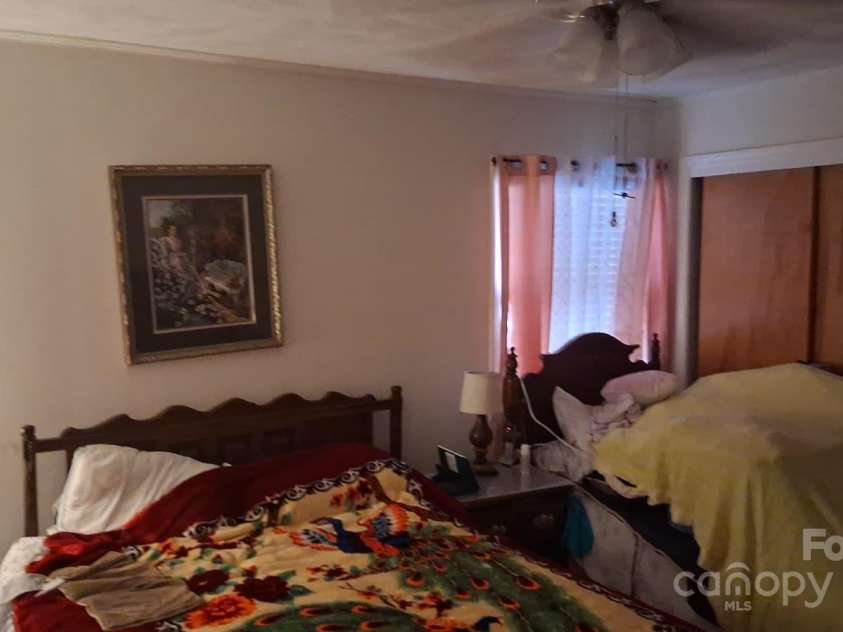 208 Panaview Drive, Gaffney, SC 29341.  MLS# CAR4332872, YatesRealty ID 1710. 