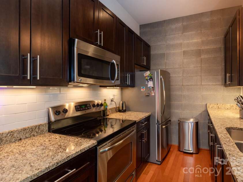 2116 Mcclintock Road, Charlotte, NC 28205.  MLS# CAR4274992, YatesRealty ID 1710. 