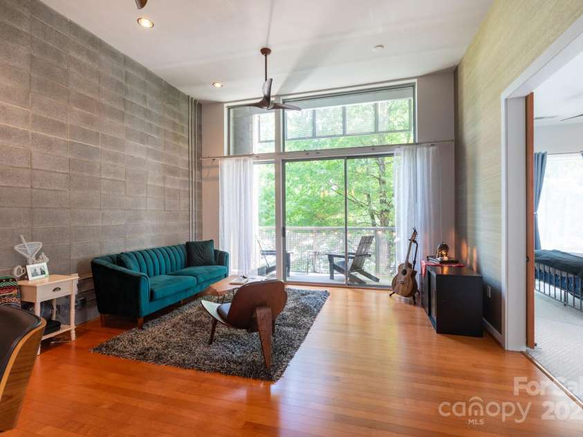 2116 Mcclintock Road, Charlotte, NC 28205.  MLS# CAR4274992, YatesRealty ID 1710. 