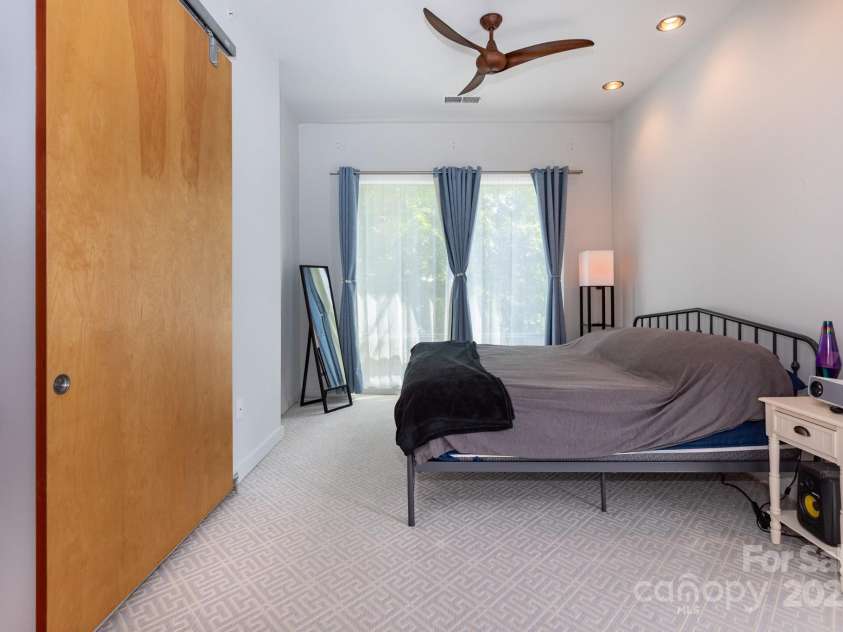 2116 Mcclintock Road, Charlotte, NC 28205.  MLS# CAR4274992, YatesRealty ID 1710. 