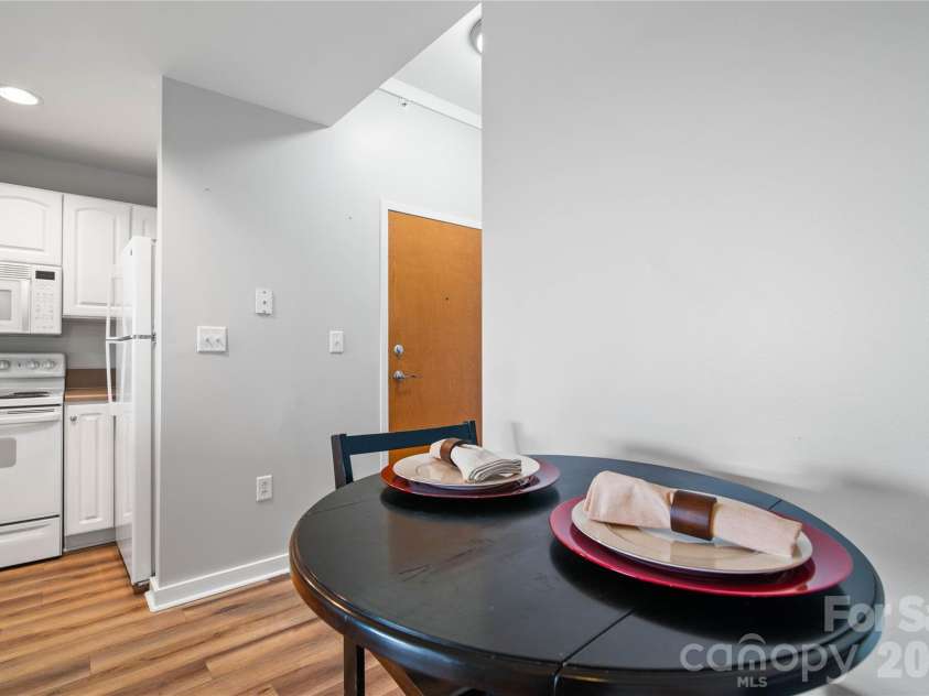 715 Church Street, Charlotte, NC 28202.  MLS# CAR4313109, YatesRealty ID 1710. Dining