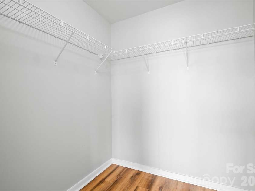 715 Church Street, Charlotte, NC 28202.  MLS# CAR4313109, YatesRealty ID 1710. Primary Walk in Closet