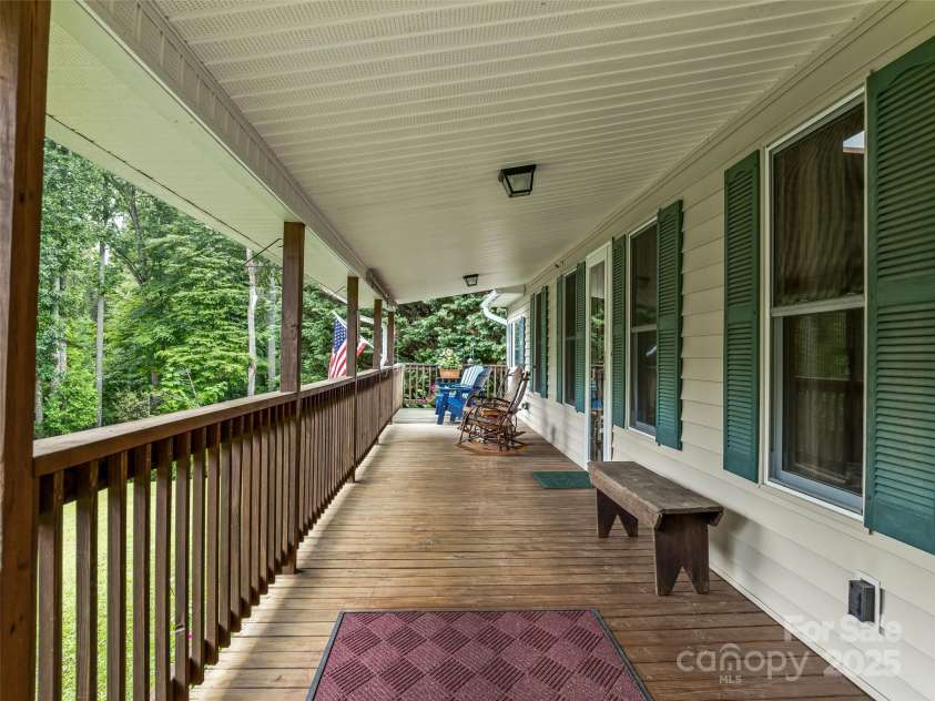 128 Summer Haven Road, Swannanoa, NC 28778.  MLS# CAR4253011, YatesRealty ID 17100. 