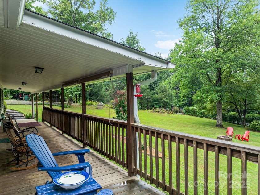 128 Summer Haven Road, Swannanoa, NC 28778.  MLS# CAR4253011, YatesRealty ID 17100. 