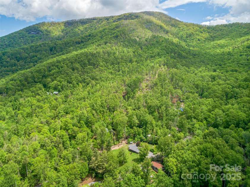 128 Summer Haven Road, Swannanoa, NC 28778.  MLS# CAR4253011, YatesRealty ID 17100. 