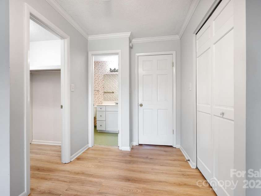 501 Crowfields Lane, Asheville, NC 28803.  MLS# CAR4246912, YatesRealty ID 17101. Primary Bedroom Entry