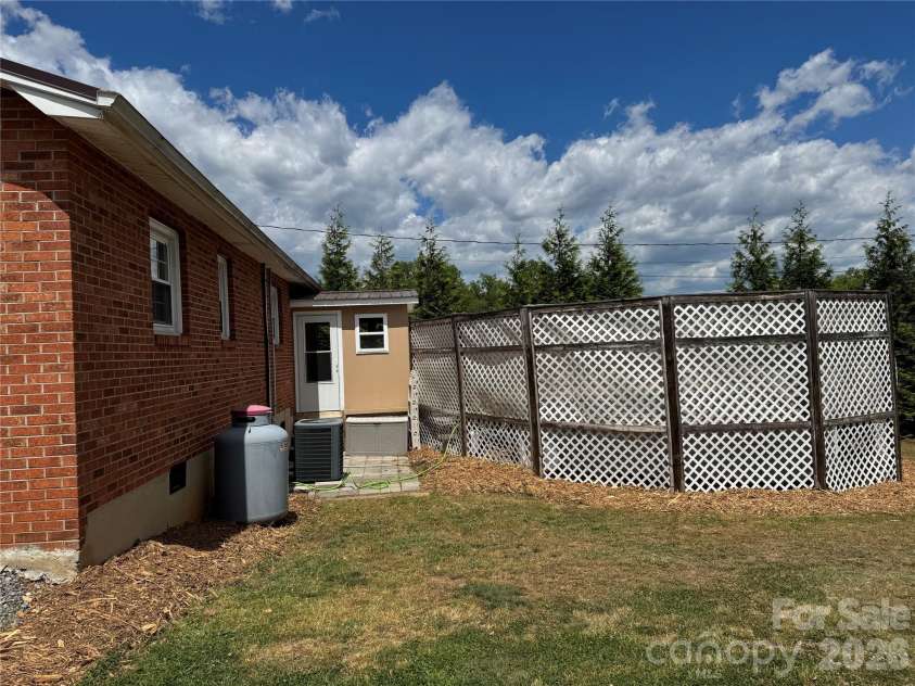 203 Laurel Street, Valdese, NC 28690.  MLS# CAR4371951, YatesRealty ID 17104. 