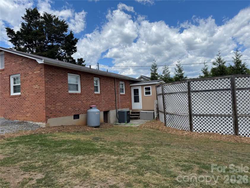 203 Laurel Street, Valdese, NC 28690.  MLS# CAR4371951, YatesRealty ID 17104. 