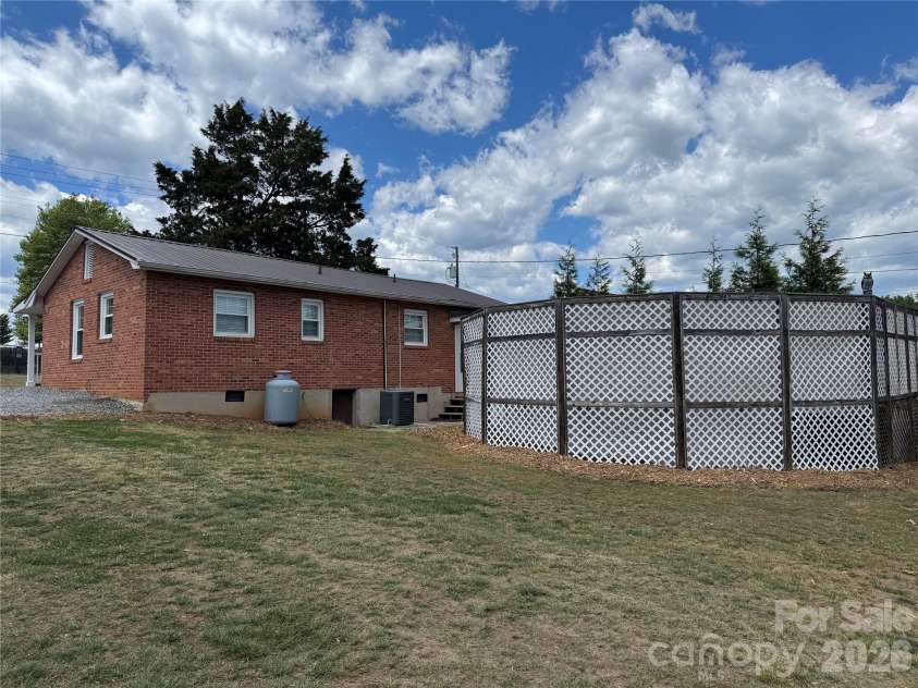 203 Laurel Street, Valdese, NC 28690.  MLS# CAR4371951, YatesRealty ID 17104. 