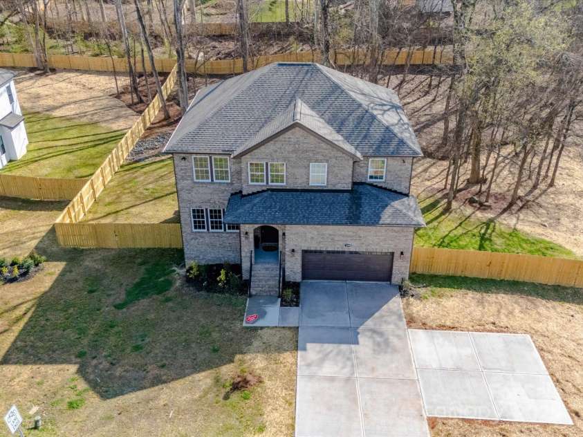 1304 Pleasant Plains Road, Matthews, NC 28105.  MLS# CAR4207949, YatesRealty ID 17105. 