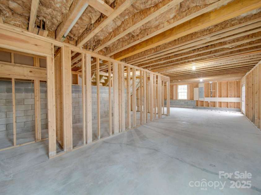 1304 Pleasant Plains Road, Matthews, NC 28105.  MLS# CAR4207949, YatesRealty ID 17105. 
