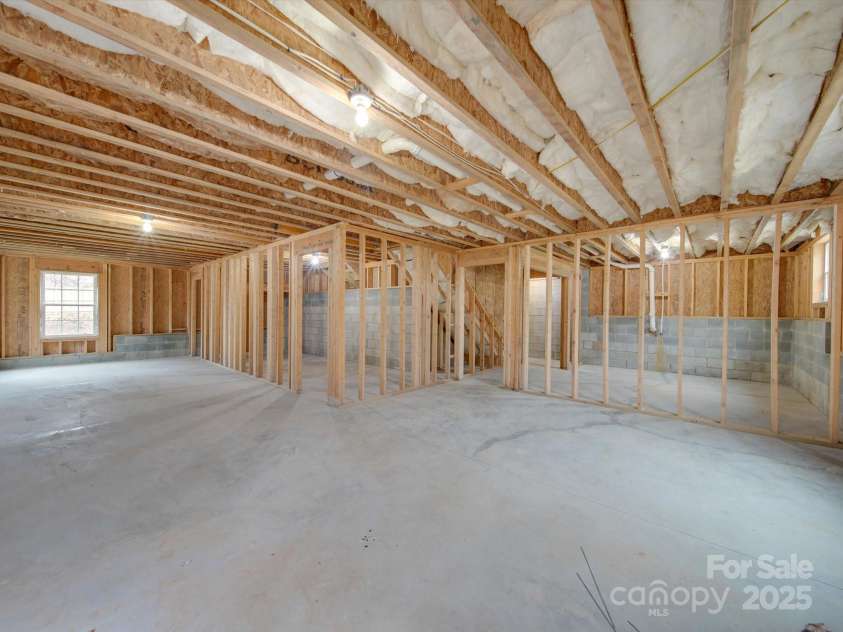 1304 Pleasant Plains Road, Matthews, NC 28105.  MLS# CAR4207949, YatesRealty ID 17105. 