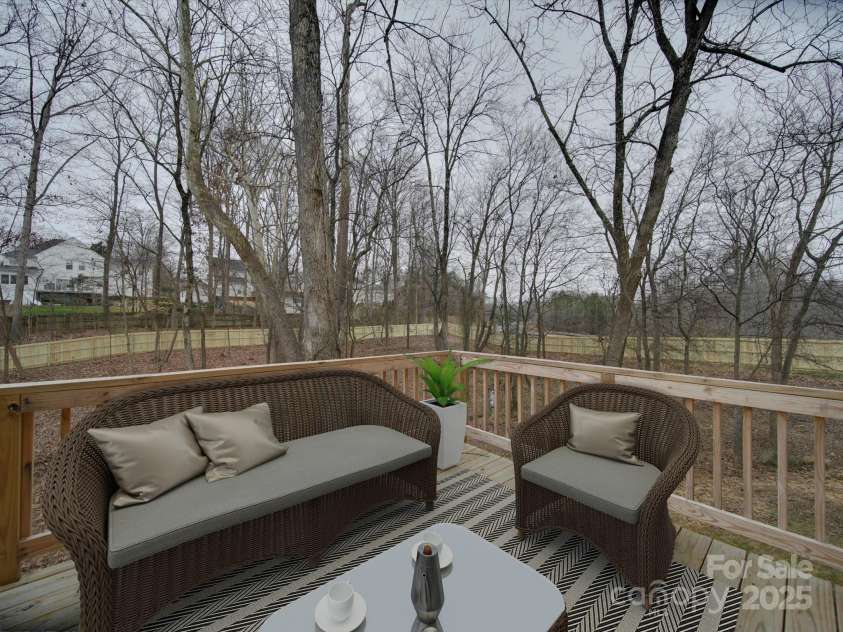 1304 Pleasant Plains Road, Matthews, NC 28105.  MLS# CAR4207949, YatesRealty ID 17105. 
