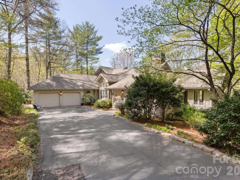 940 Winding Creek Road, Sapphire, NC 28774.  MLS# CAR4352136, YatesRealty ID 17105. 