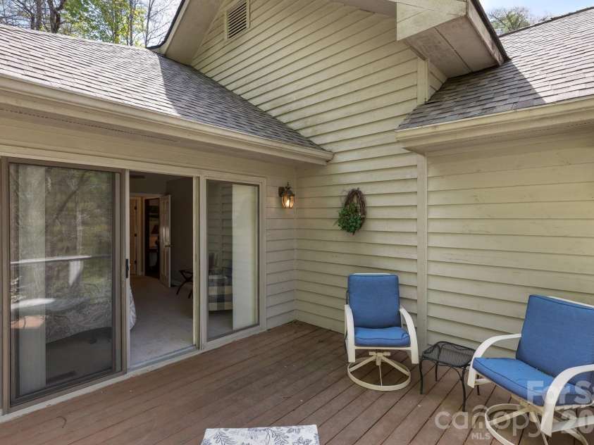 940 Winding Creek Road, Sapphire, NC 28774.  MLS# CAR4352136, YatesRealty ID 17105. 