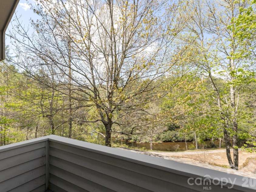 940 Winding Creek Road, Sapphire, NC 28774.  MLS# CAR4352136, YatesRealty ID 17105. 