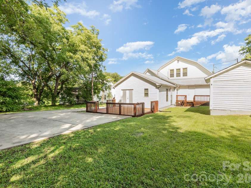 205 Martin Luther King Jr Avenue, Salisbury, NC 28144.  MLS# CAR4428868, YatesRealty ID 17106. 