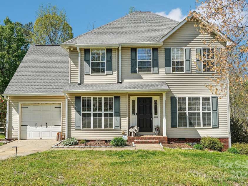 11615 Hidden Grove Trail, Charlotte, NC 28215.  MLS# CAR4240281, YatesRealty ID 17107. 