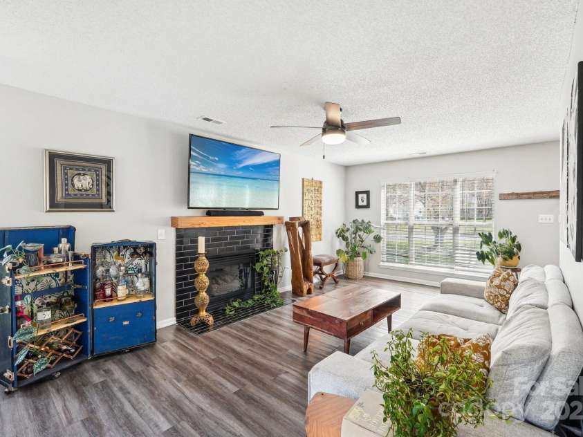 11615 Hidden Grove Trail, Charlotte, NC 28215.  MLS# CAR4240281, YatesRealty ID 17107. 