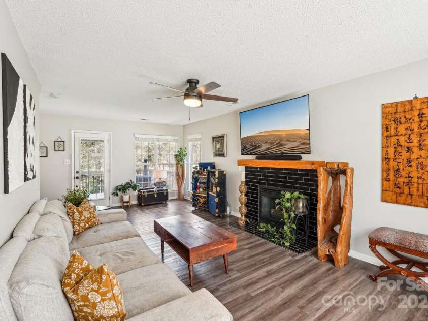 11615 Hidden Grove Trail, Charlotte, NC 28215.  MLS# CAR4240281, YatesRealty ID 17107. 