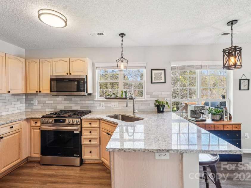 11615 Hidden Grove Trail, Charlotte, NC 28215.  MLS# CAR4240281, YatesRealty ID 17107. 