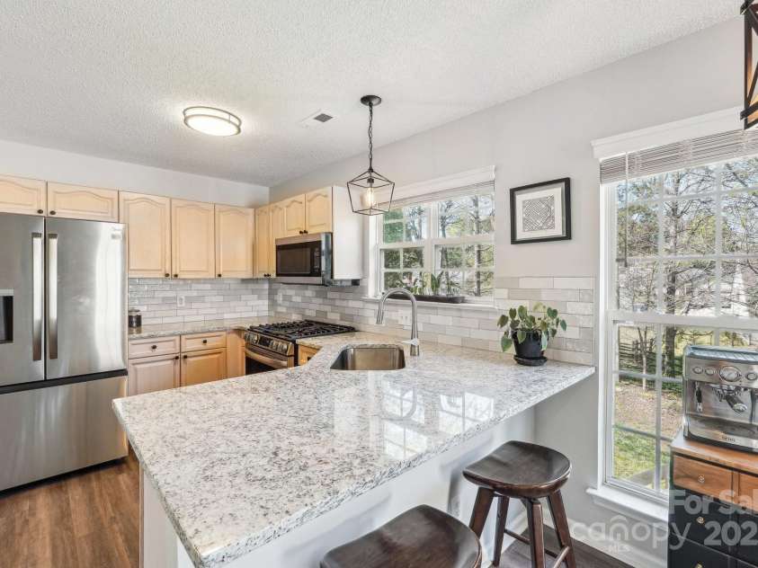 11615 Hidden Grove Trail, Charlotte, NC 28215.  MLS# CAR4240281, YatesRealty ID 17107. 