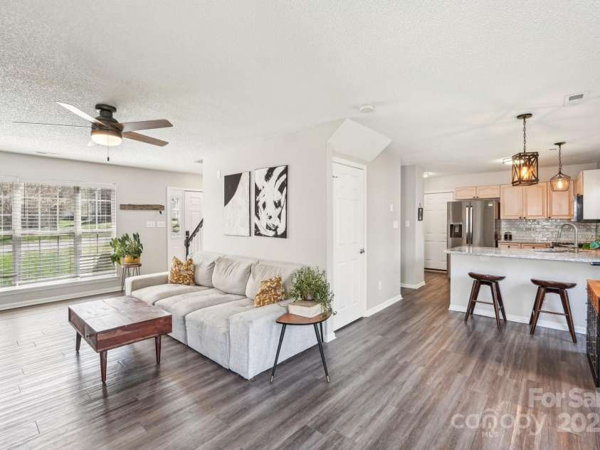 11615 Hidden Grove Trail, Charlotte, NC 28215.  MLS# CAR4240281, YatesRealty ID 17107. 