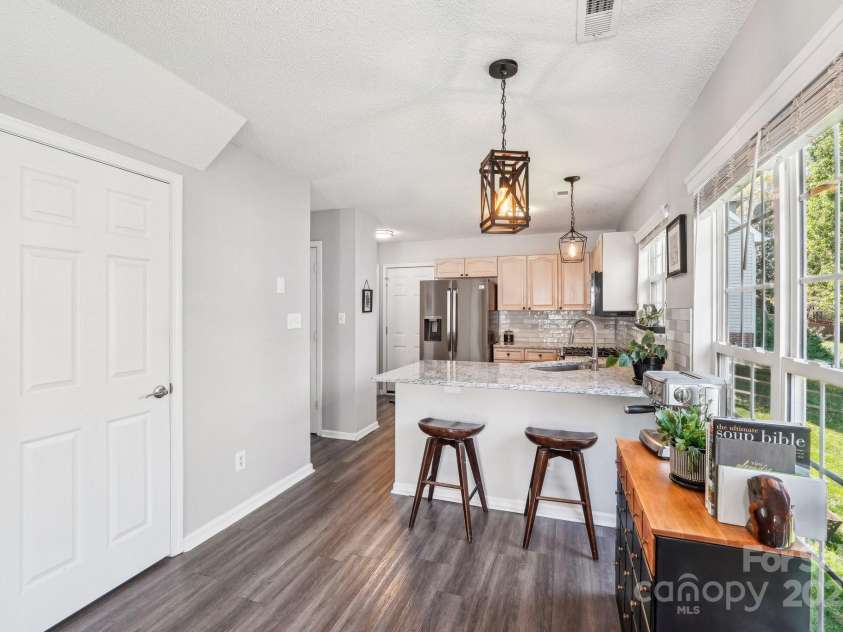 11615 Hidden Grove Trail, Charlotte, NC 28215.  MLS# CAR4240281, YatesRealty ID 17107. 