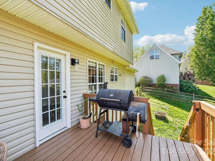 11615 Hidden Grove Trail, Charlotte, NC 28215.  MLS# CAR4240281, YatesRealty ID 17107. 