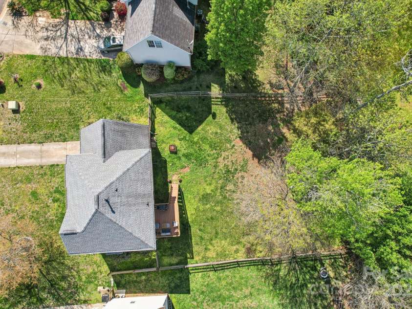 11615 Hidden Grove Trail, Charlotte, NC 28215.  MLS# CAR4240281, YatesRealty ID 17107. 