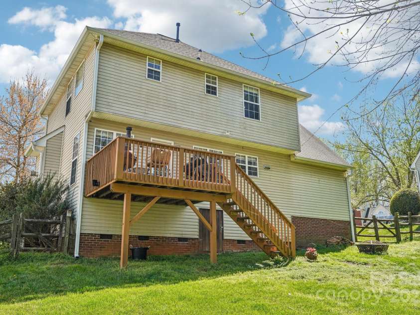 11615 Hidden Grove Trail, Charlotte, NC 28215.  MLS# CAR4240281, YatesRealty ID 17107. 