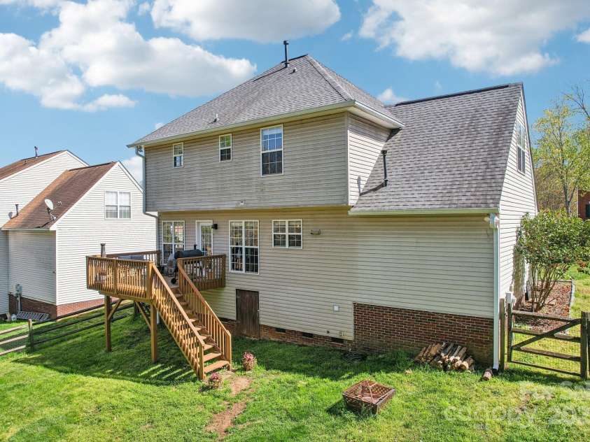 11615 Hidden Grove Trail, Charlotte, NC 28215.  MLS# CAR4240281, YatesRealty ID 17107. 