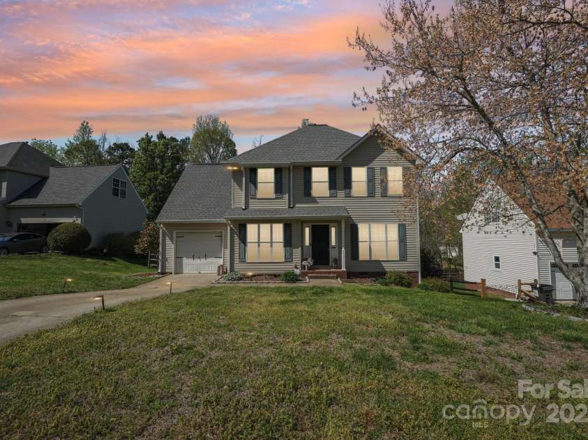 11615 Hidden Grove Trail, Charlotte, NC 28215.  MLS# CAR4240281, YatesRealty ID 17107. 
