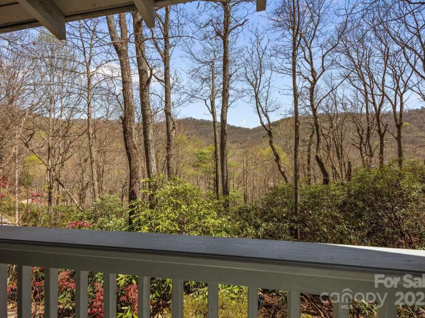 63 Chestnut Forest Road, Fairview, NC 28730.  MLS# CAR4244783, YatesRealty ID 17109. 