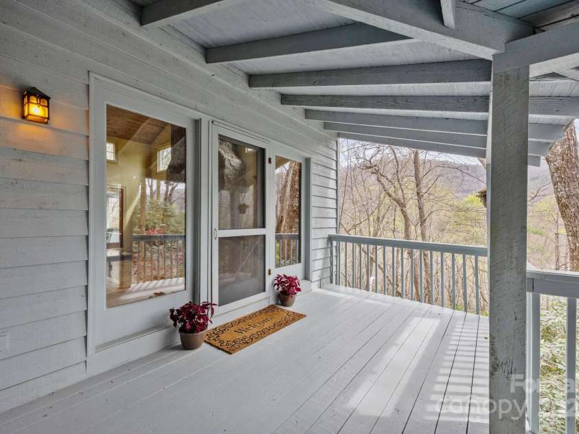 63 Chestnut Forest Road, Fairview, NC 28730.  MLS# CAR4244783, YatesRealty ID 17109. 