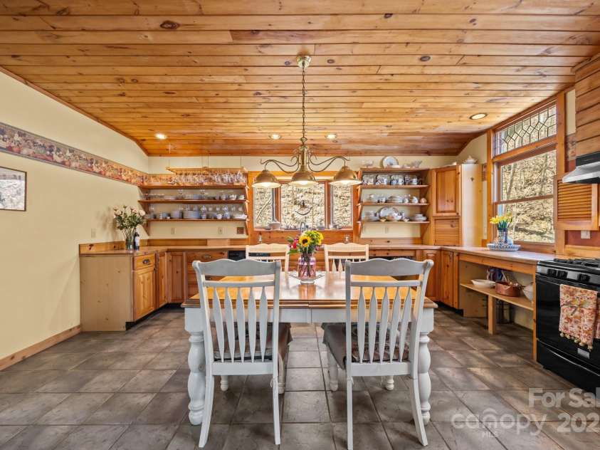 63 Chestnut Forest Road, Fairview, NC 28730.  MLS# CAR4244783, YatesRealty ID 17109. 