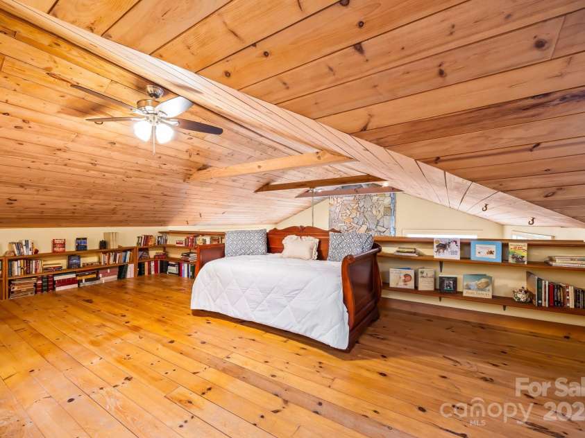 63 Chestnut Forest Road, Fairview, NC 28730.  MLS# CAR4244783, YatesRealty ID 17109. 