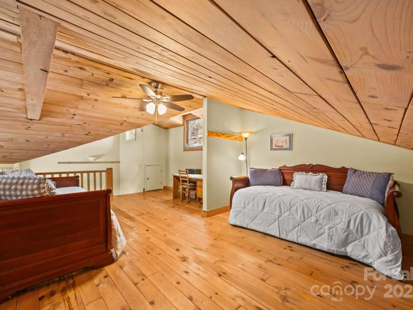 63 Chestnut Forest Road, Fairview, NC 28730.  MLS# CAR4244783, YatesRealty ID 17109. 