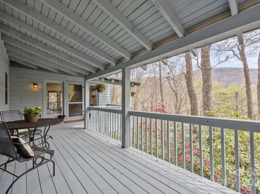 63 Chestnut Forest Road, Fairview, NC 28730.  MLS# CAR4244783, YatesRealty ID 17109. 