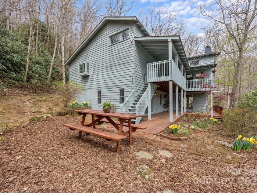 63 Chestnut Forest Road, Fairview, NC 28730.  MLS# CAR4244783, YatesRealty ID 17109. 