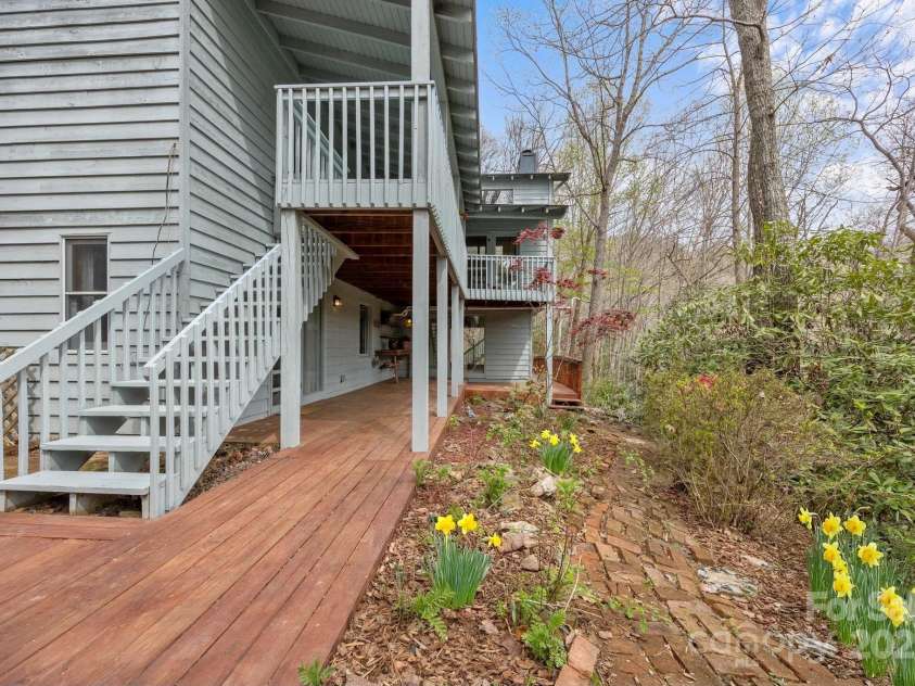 63 Chestnut Forest Road, Fairview, NC 28730.  MLS# CAR4244783, YatesRealty ID 17109. 
