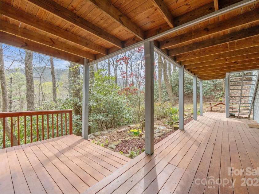 63 Chestnut Forest Road, Fairview, NC 28730.  MLS# CAR4244783, YatesRealty ID 17109. 